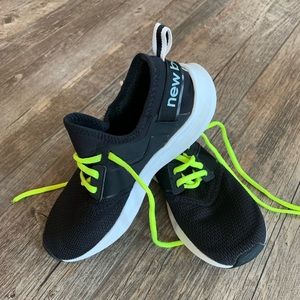Womens size 6/kids size 6 New Balance Running Shoes